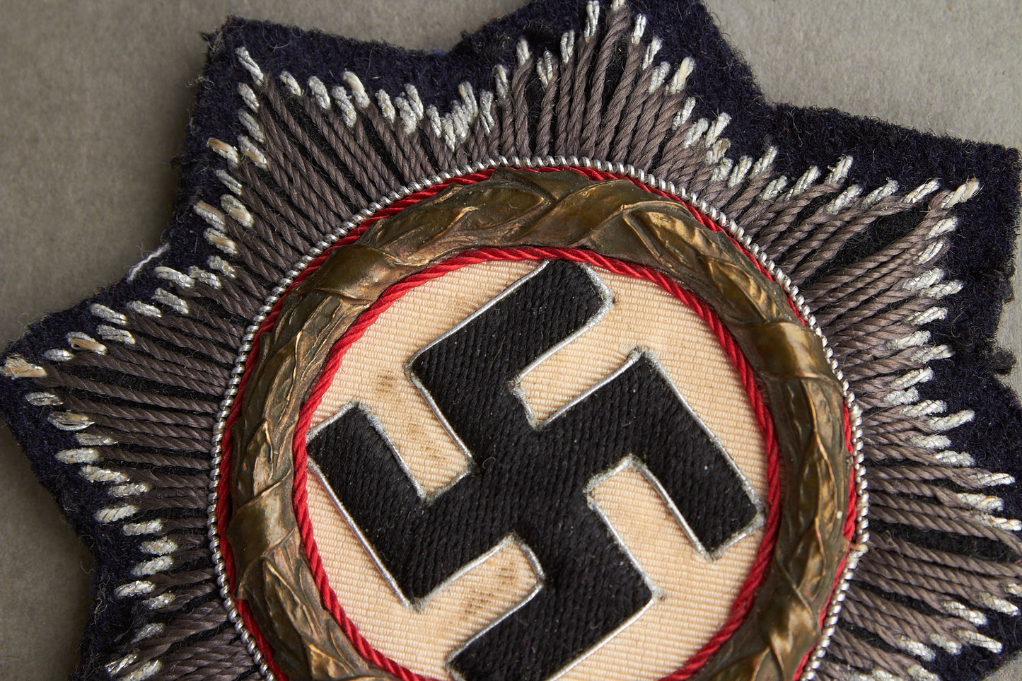 Panzer "Deutsches Kreuz in Gold" (DKiG). Cloth "Stoffausführung" version. Original.