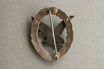Luftwaffe "Fliegerschützenabzeichen mit Blitzbündel". Buntmetall. Maker "B&NL" Original.