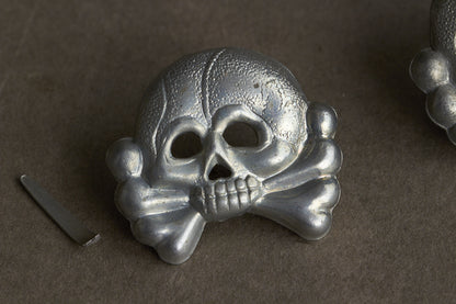 Wehrmacht Panzer Collar Tab "Totenkopf" skulls. Matching. Original.