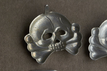 Wehrmacht Panzer Collar Tab "Totenkopf" skulls. Matching. Original.