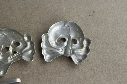 Wehrmacht Panzer Collar Tab "Totenkopf" skulls. Matching. Original.