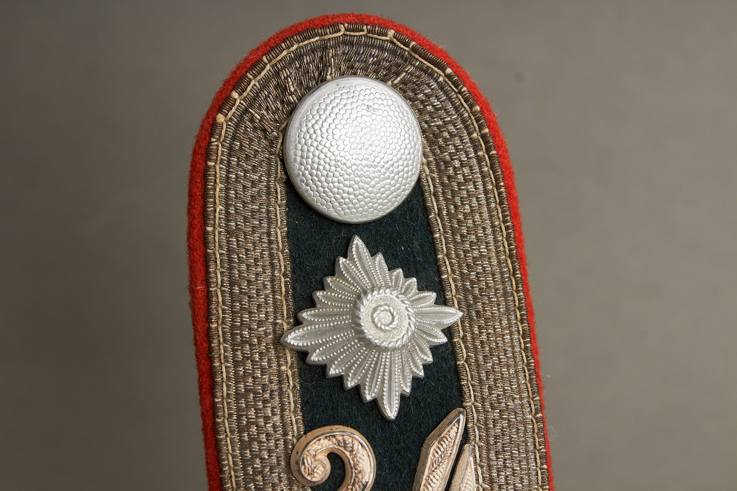 Wehrmacht Artillerie Unteroffizier Shoulder board. Tunic removed. Original.