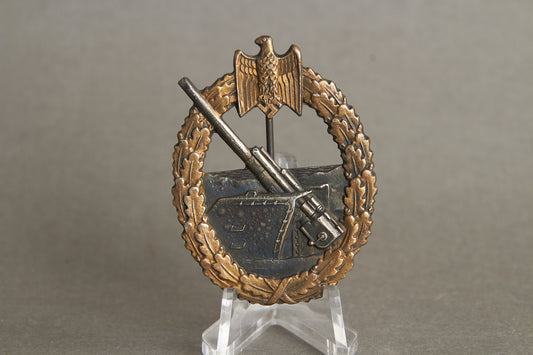 Kriegsmarine "Marine-Artillerie Kriegsabzeichen". Maker marked "Wiedmann". (hard to find maker). Original.