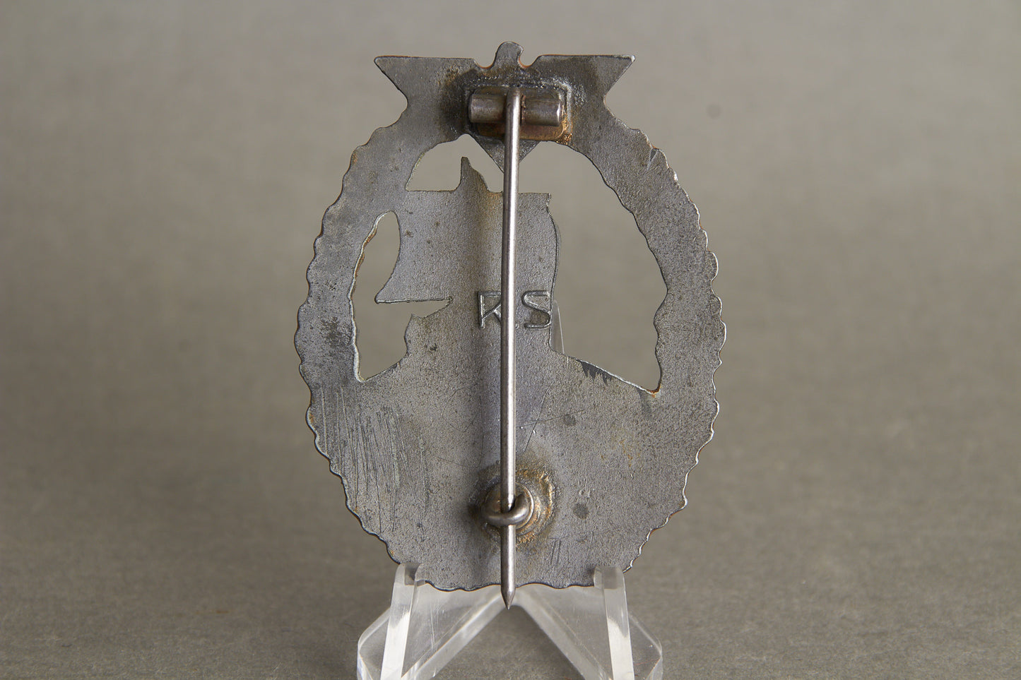 Kriegsmarine "Hilfskreuzer-Kriegsabzeichen". With initials "GK". Period made Rudolf Souval. Original.