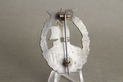 Kriegsmarine "Hilfskreuzer-Kriegsabzeichen". With initials "GK". Period made Rudolf Souval. Original.