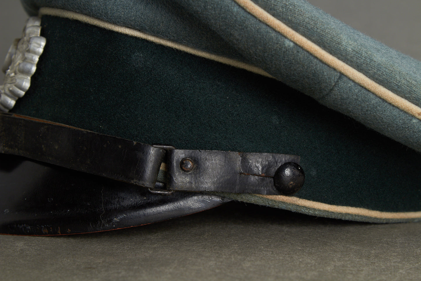 Wehrmacht Infanterie (Mannschaften/Unteroffiziere) Visor Cap. Original.
