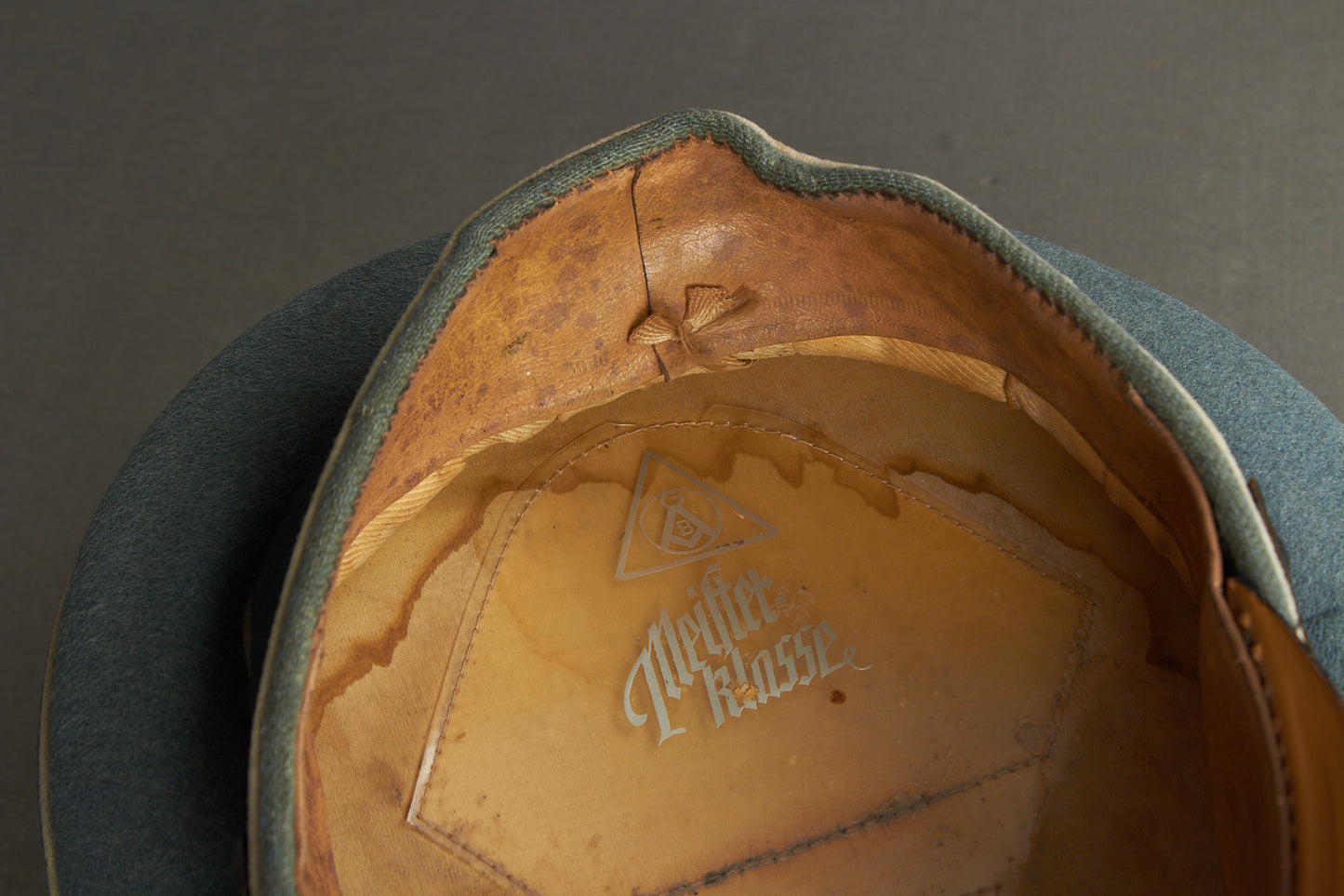 Wehrmacht Infanterie (Mannschaften/Unteroffiziere) Visor Cap. Original.