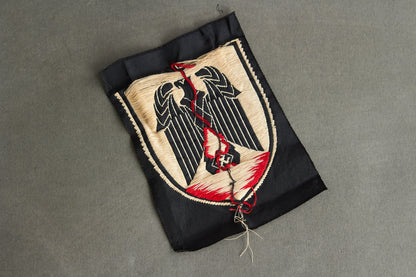HJ (Hitler Jugend) "Ärmelabzeichen für Gefolgschaftsfahnenträger". Unused. RARE! Original.