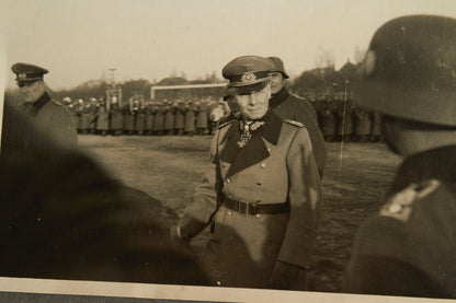 4 interesting pictures from Denmark. 1 with Dönitz, 2 with Rommel and 1 from the liberation. Rare. Original.