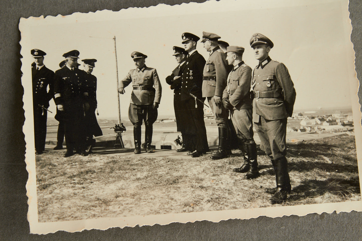 4 interesting pictures from Denmark. 1 with Dönitz, 2 with Rommel and 1 from the liberation. Rare. Original.