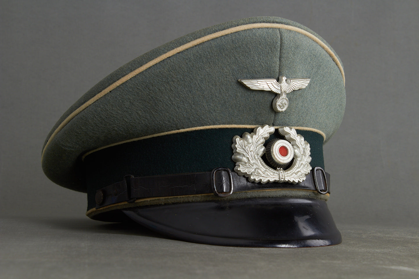 Wehrmacht Infanterie (Mannschaften/Unteroffiziere) Visor Cap. Original.