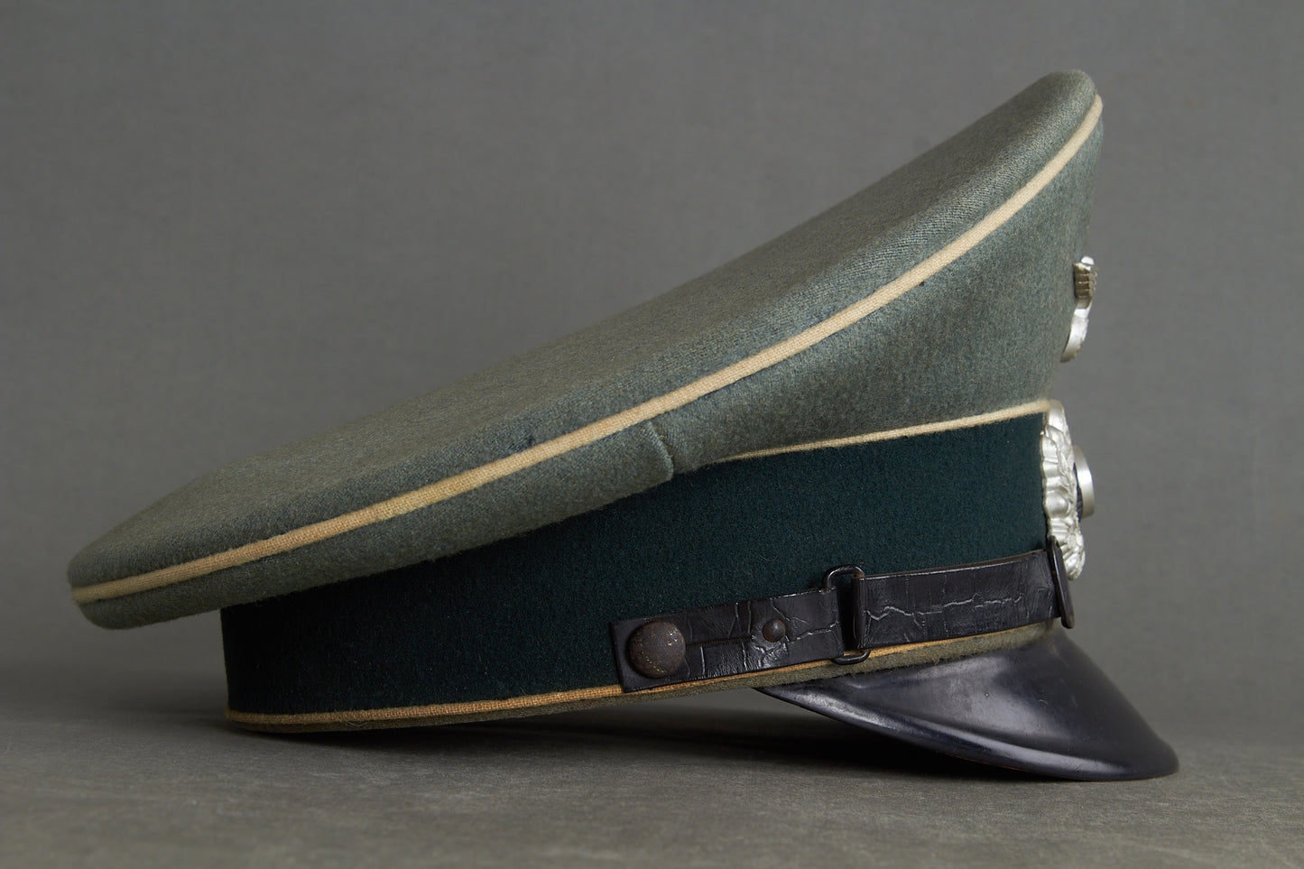 Wehrmacht Infanterie (Mannschaften/Unteroffiziere) Visor Cap. Original.