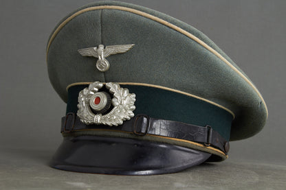 Wehrmacht Infanterie (Mannschaften/Unteroffiziere) Visor Cap. Original.