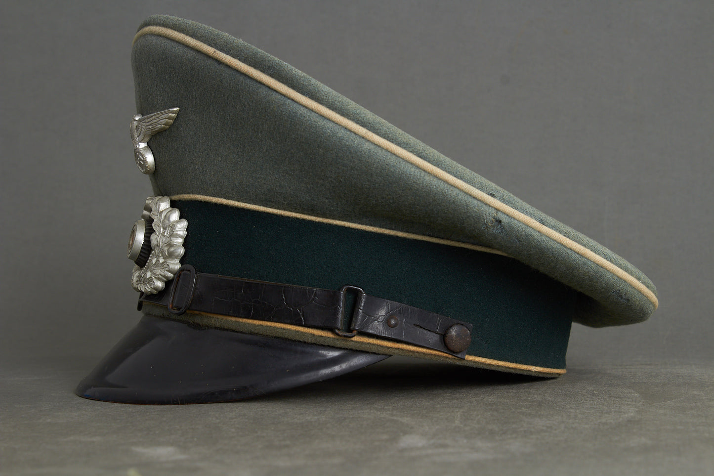 Wehrmacht Infanterie (Mannschaften/Unteroffiziere) Visor Cap. Original.