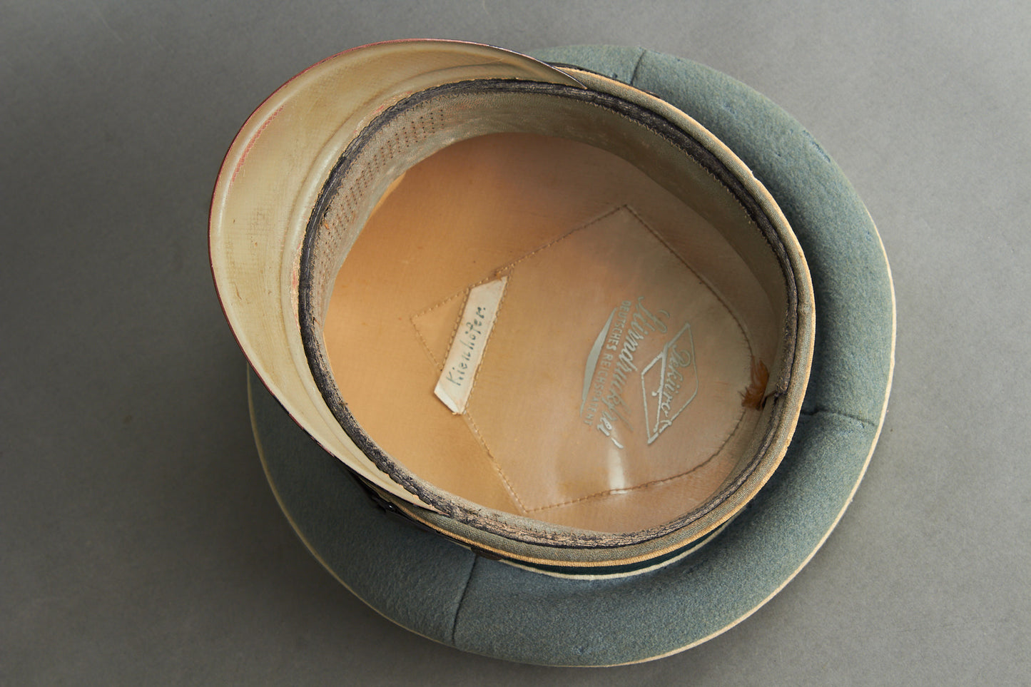 Wehrmacht Infanterie (Mannschaften/Unteroffiziere) Visor Cap. Original.