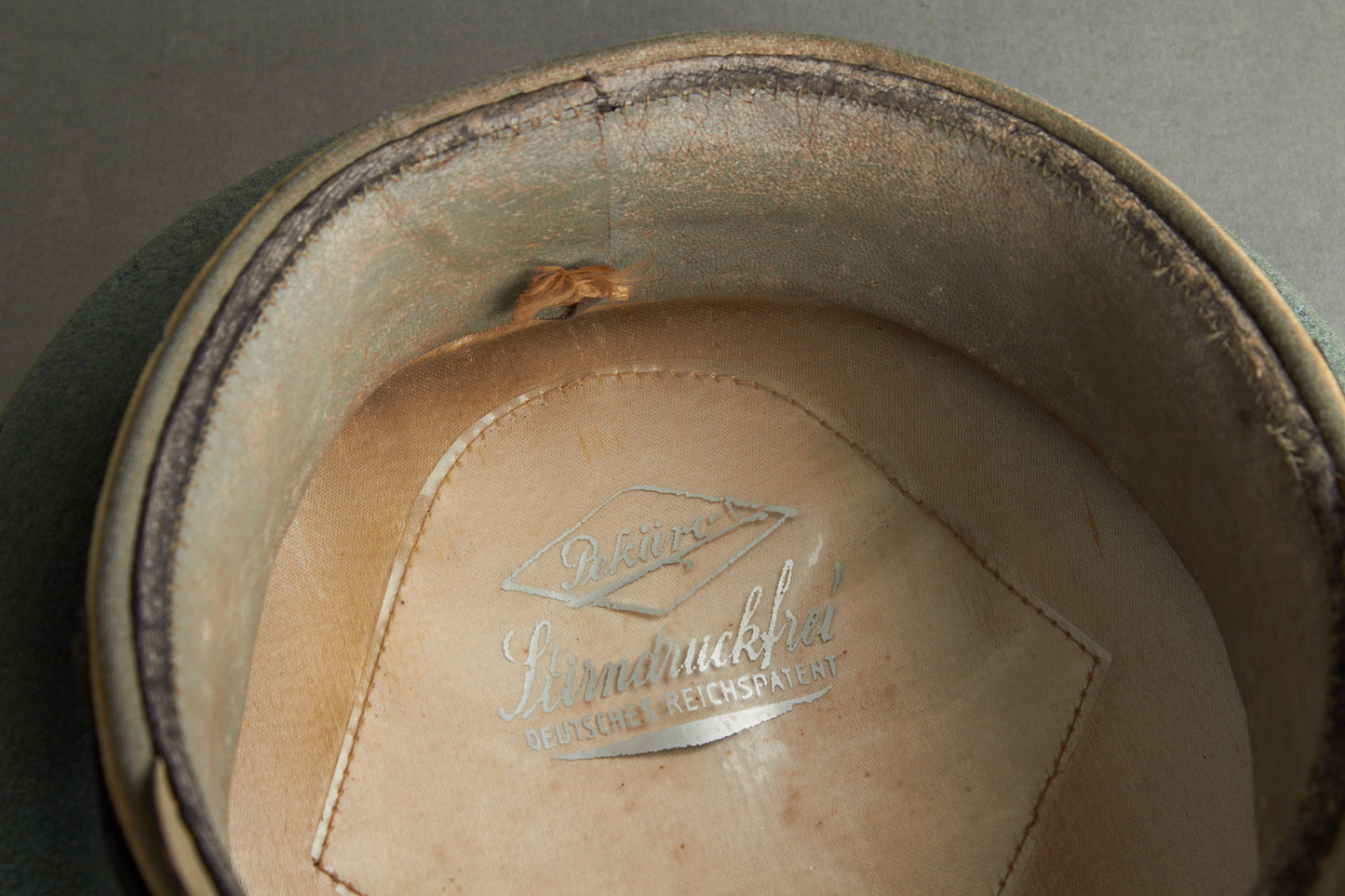 Wehrmacht Infanterie (Mannschaften/Unteroffiziere) Visor Cap. Original.