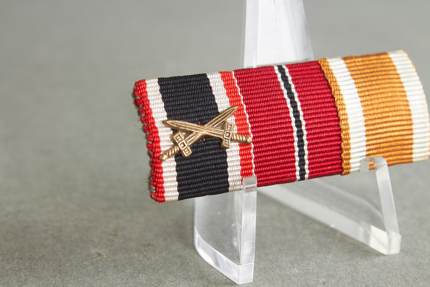 3-Place Ribbon Bar. Original.