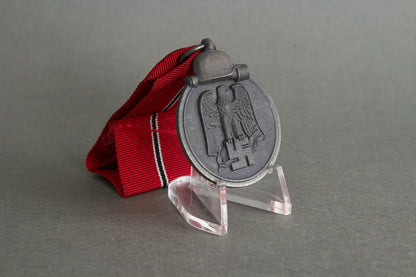 "Winterschlacht im Osten" Medal. Maker marked "13". Original.