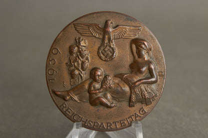 Heavy/Deluxe version of the "Reichsparteitag 1939" Tinnie. Original.