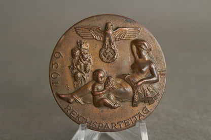 Heavy/Deluxe version of the "Reichsparteitag 1939" Tinnie. Original.