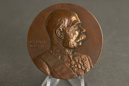 RESERVED Austrian 1914-1916 War Welfare Office Medal "Kriegserinnerungs Medaille 1914/15 aus erbeutetem Waffenmaterial". Original.