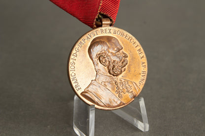 Austrian "Goldene Jubiläums-Erinnerungsmedaille 1898". Original.