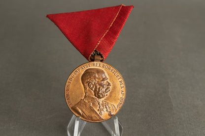 Austrian "Goldene Jubiläums-Erinnerungsmedaille 1898". Original.