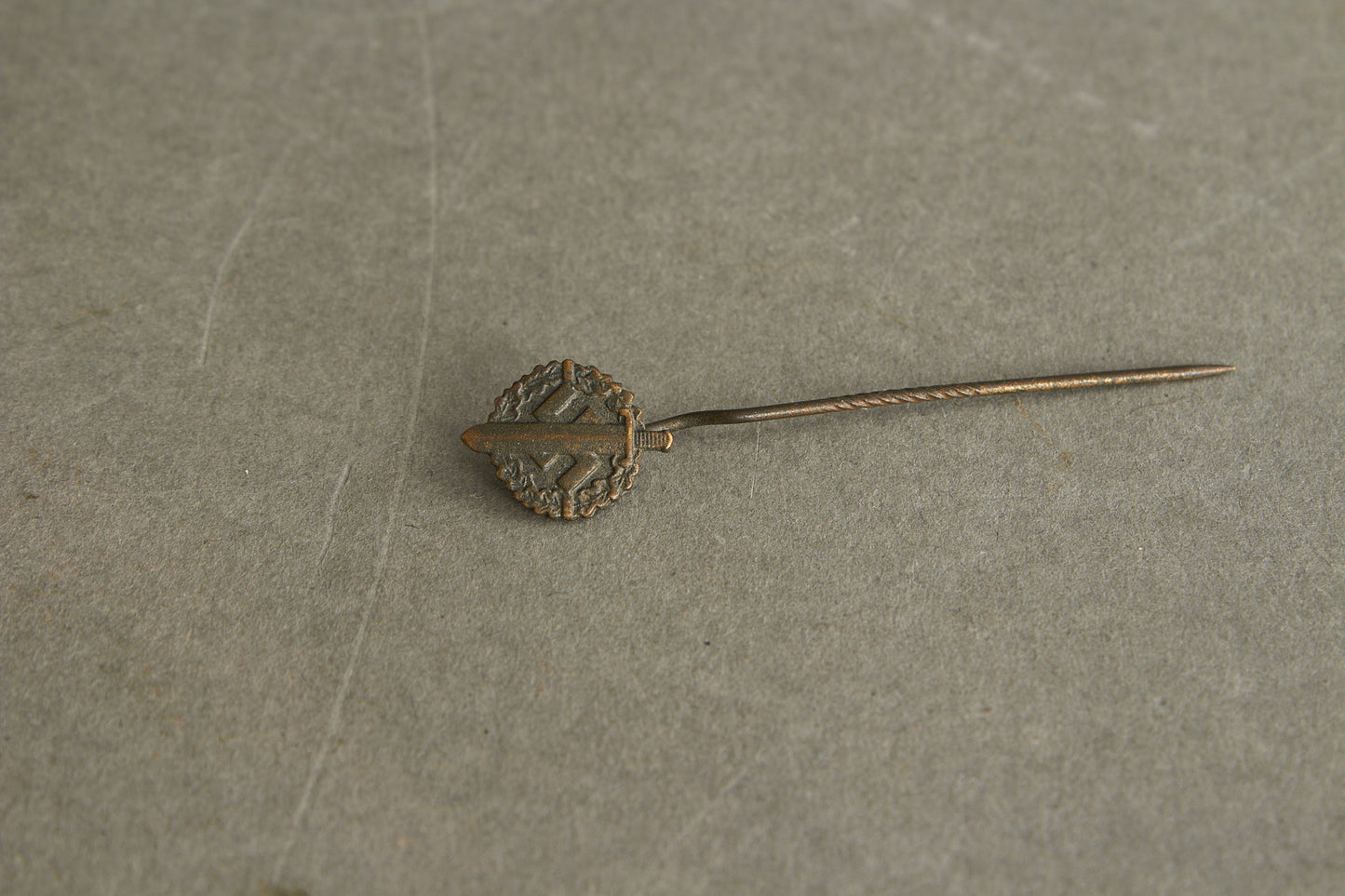 Numbered "SA-Sportabzeichen" in Bronze with miniature. 2. Model (1935-1938). Original.