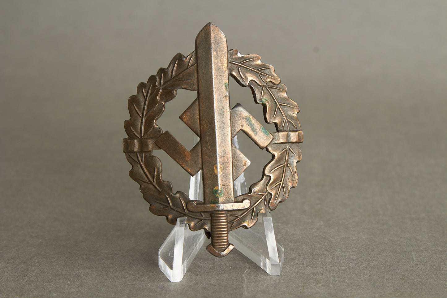Numbered "SA-Sportabzeichen" in Bronze with miniature. 2. Model (1935-1938). Original.