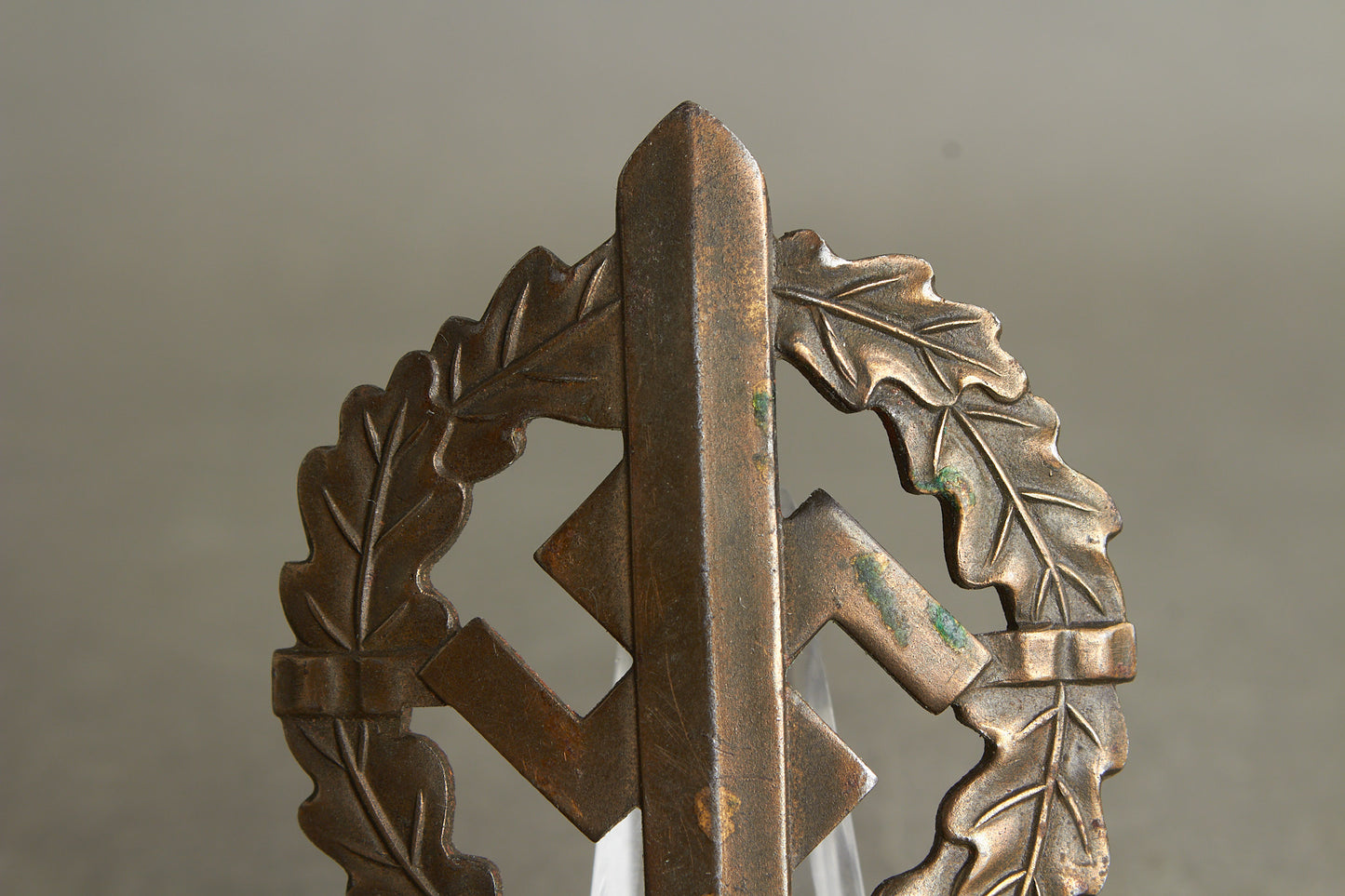 Numbered "SA-Sportabzeichen" in Bronze with miniature. 2. Model (1935-1938). Original.