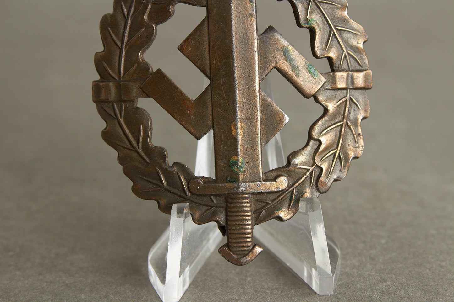 Numbered "SA-Sportabzeichen" in Bronze with miniature. 2. Model (1935-1938). Original.