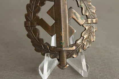 Numbered "SA-Sportabzeichen" in Bronze with miniature. 2. Model (1935-1938). Original.