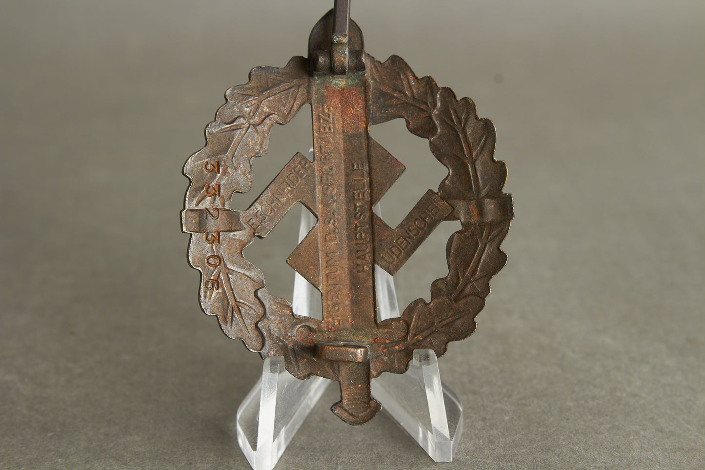 Numbered "SA-Sportabzeichen" in Bronze with miniature. 2. Model (1935-1938). Original.