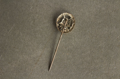 Miniature Wound Badge "Verwundetenabzeichen" in Silver. Original.