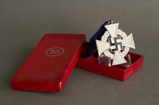 "Treudienst-Ehrenzeichen" 25 Year Service. In box. Original.