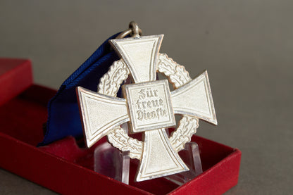 "Treudienst-Ehrenzeichen" 25 Year Service. In box. Original.