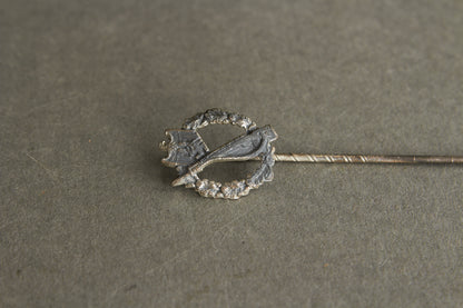 Miniature "Infanterie Sturmabzeichen" in silver. On LDO Paper. Original.