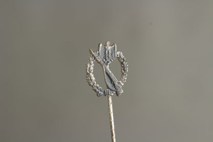 Miniature "Infanterie Sturmabzeichen" in silver. On LDO Paper. Original.