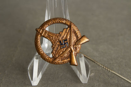 DRK (Deutscher Reichskriegerbund) / Kyffhäuserbund shooting award in Bronze. Original.