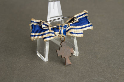 Miniature "Ehrenkreuz der Deutschen Mutter" in Bronze. Original.
