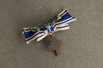 Miniature "Ehrenkreuz der Deutschen Mutter" in Bronze. Original.