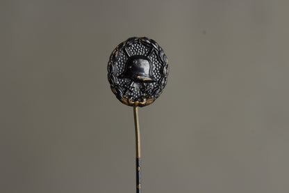 Miniature Wound Badge "Verwundetenabzeichen" in Black. Original.