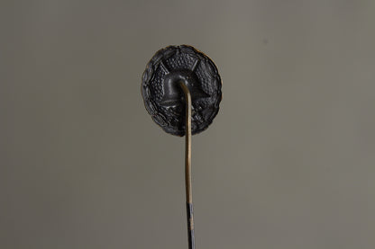 Miniature Wound Badge "Verwundetenabzeichen" in Black. Original.