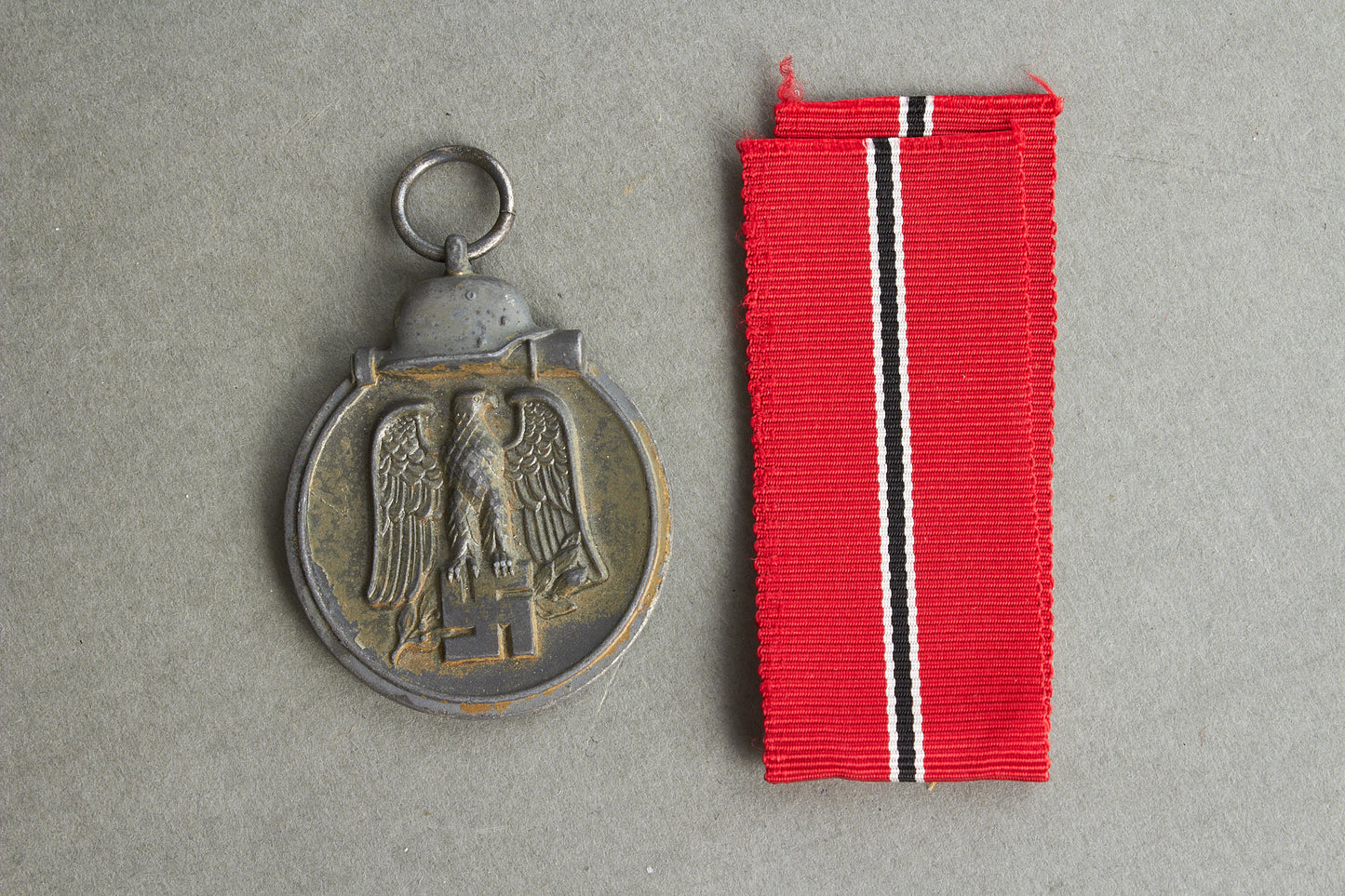 "Winterschlacht im Osten" Medal. Unmarked. Original.