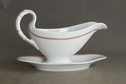 Large Kriegsmarine "Gravy Boat" in white porcelain. Hard to find. Original.