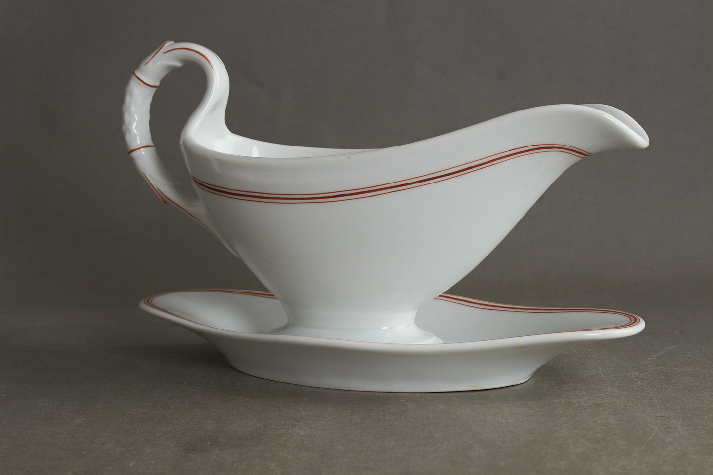 Large Kriegsmarine "Gravy Boat" in white porcelain. Hard to find. Original.
