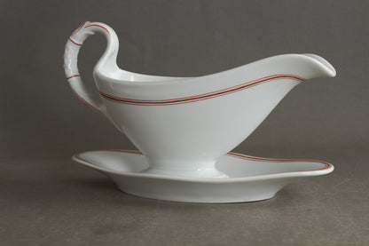 Large Kriegsmarine "Gravy Boat" in white porcelain. Hard to find. Original.
