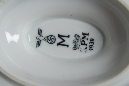 Large Kriegsmarine "Gravy Boat" in white porcelain. Hard to find. Original.