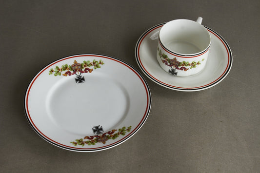 Matching set of "Patriotische Kaffeetasse & Teller" Commemorative Coffee Cup and Plate. Bright colors and no damages. Original.