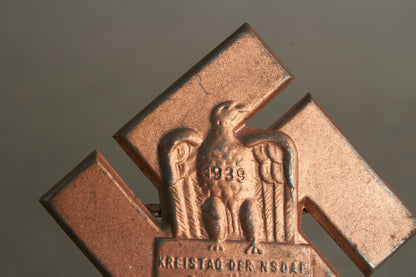 NSDAP "Kreistag der NSDAP 1939" Tinnie. Original.
